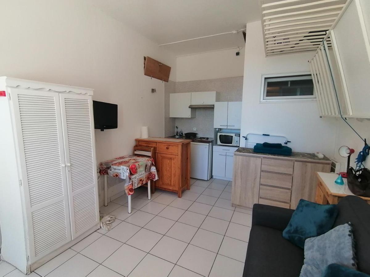 Ground Floor Studio With Access To Beach And Pool Le Barcares Exterior photo